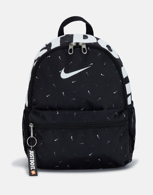 nike backpack brasilia youyh Kids' 18L DV9436-010 with side pockets that make it easy to grab water bottles to quench your thirst during hotter days on the course Nike Kids' Brasilia JDI Mini